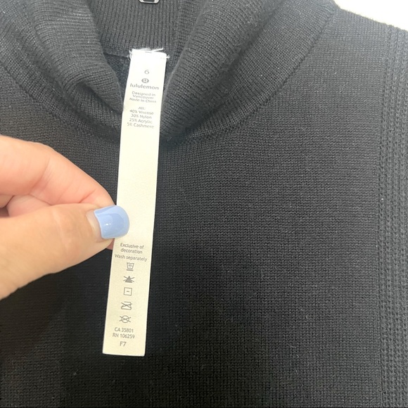 Lululemon Travel the Distance Tunic - Picture 8 of 12